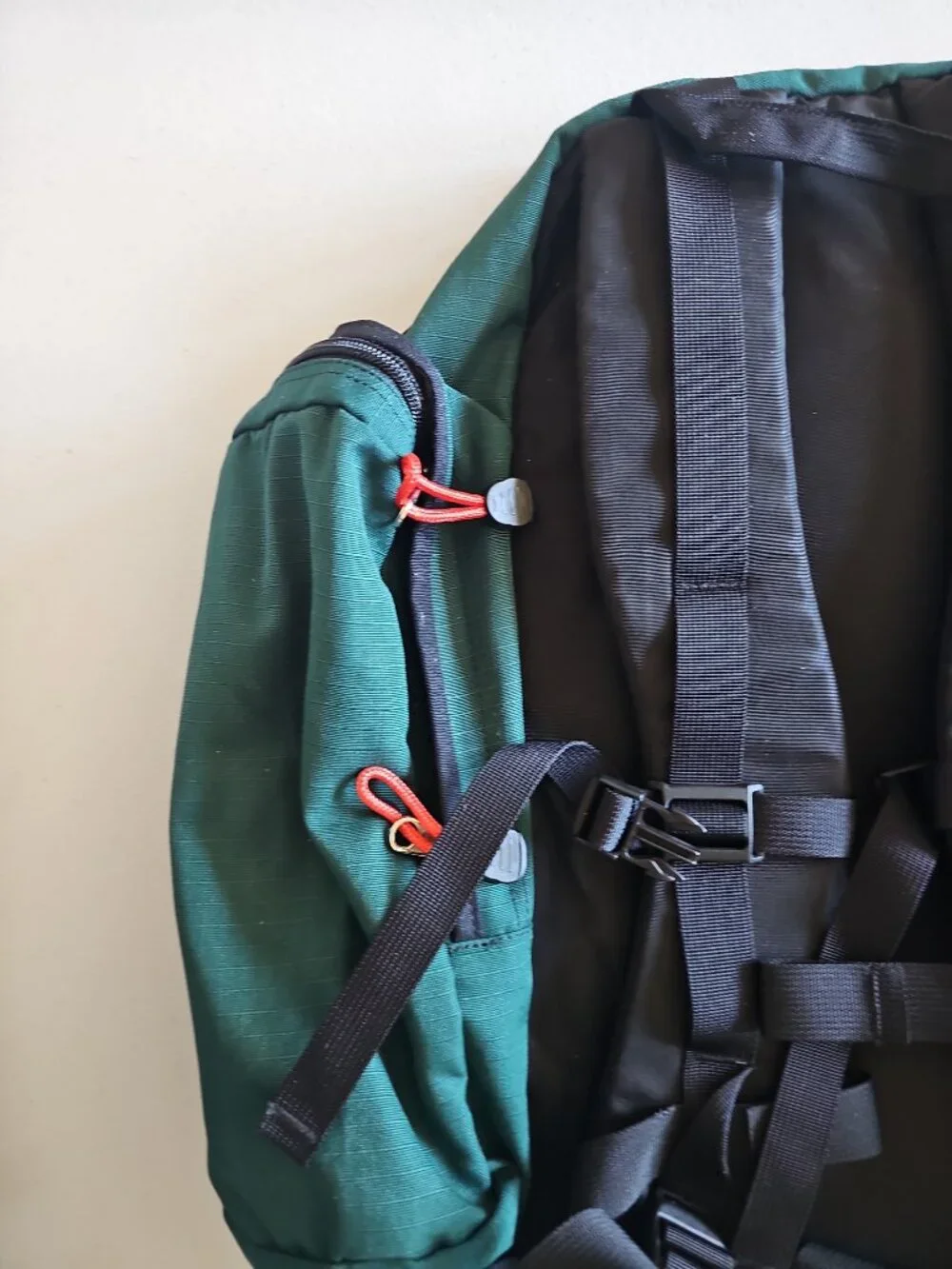 VTG REI Ski Day Pack Backpack Teal Green 2000s Lift Pass Window Side Pockets